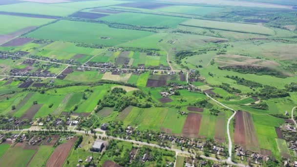 Vista Aérea Assentamento Torno Campos Agrícolas Primavera — Vídeo de Stock