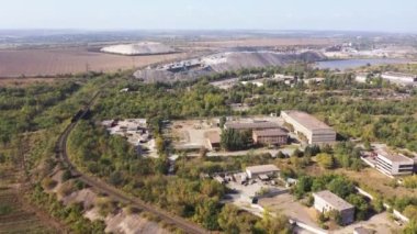 Hava görüntüsü. Metalürjik Bitkiler Yeniden İşlem Atölyesi. Metalürjide bir leke