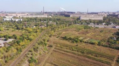 Şehrin sanayi bölgesi..