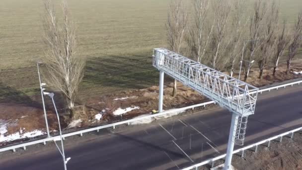 Caminhões de pesagem dinâmicos. Vista aérea — Vídeo de Stock