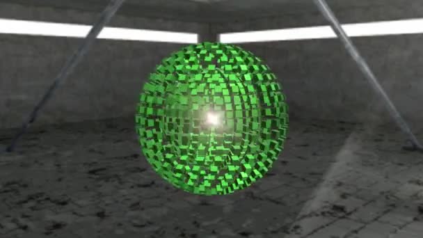 Obracanie i zmieniając kształt kuli zielone utworzonych elementów 3d — Wideo stockowe
