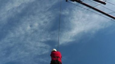 Çocuk ipe alt görünümü notları