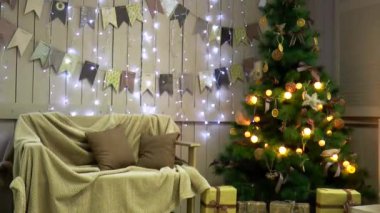 Bir Noel ağacına çelenk