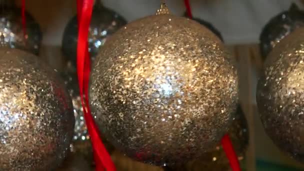 クリスマスの黄色のボール — ストック動画