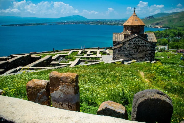Wilayah Sevanavank biara di danau Sevan — Stok Foto