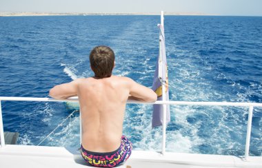 Yat göz yüksek Red Sea'deki/daki su adam