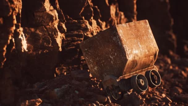 Carrello miniera d'oro abbandonato utilizzato per il carrello del minerale — Video Stock