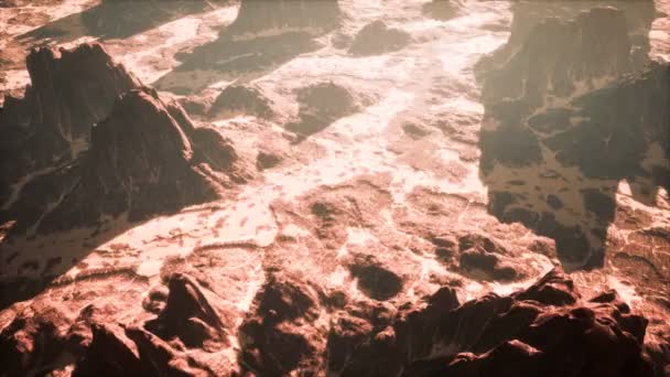 Letecký záběr z červeného skalního kaňonu — Stock video