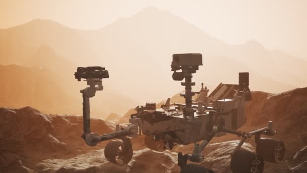 好奇的火星漫游者探索红行星的表面 — 图库视频影像