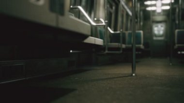 Coronavirus covid-19 yüzünden Amerika 'daki metro vagonu boş.
