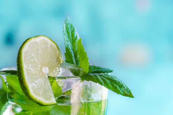 Cocktail mojito with mint and white rum — Stock Photo, Image