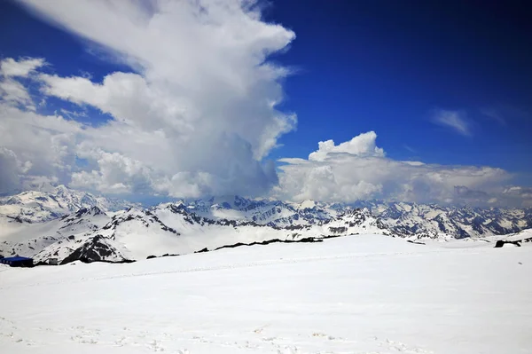 Vista Cordilheira Cume Caucasiano Principal Partir Encosta Elbrus — Fotografia de Stock