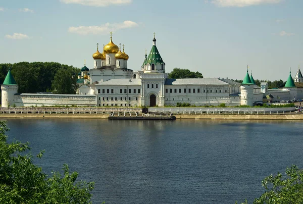 Monasterio Ipatiev Orillas Del Río Kostroma Región Kostroma —  Fotos de Stock