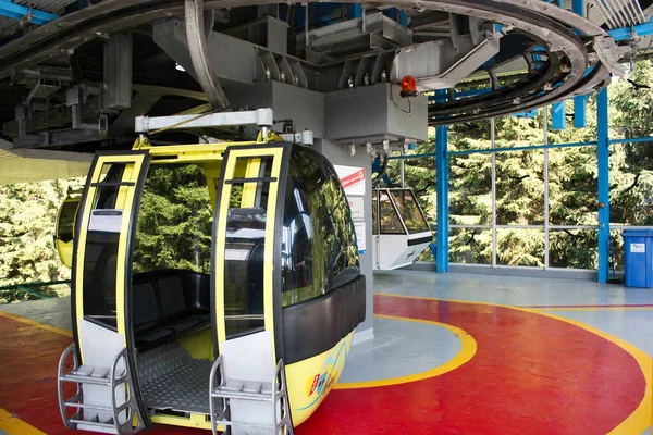 Szyndzielnia Dağı 'ndaki Dağ Demiryolu Arabası Bielsko Biala, Beskidy Dağı, Polonya