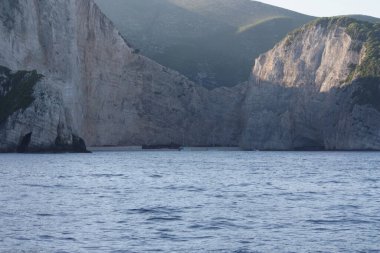 Yunanistan 'ın Zakynthos kentindeki Navagio plajı, Batık Körfezi, yattan manzara