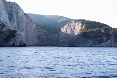 Yunanistan 'ın Zakynthos kentindeki Navagio plajı, Batık Körfezi, yattan manzara