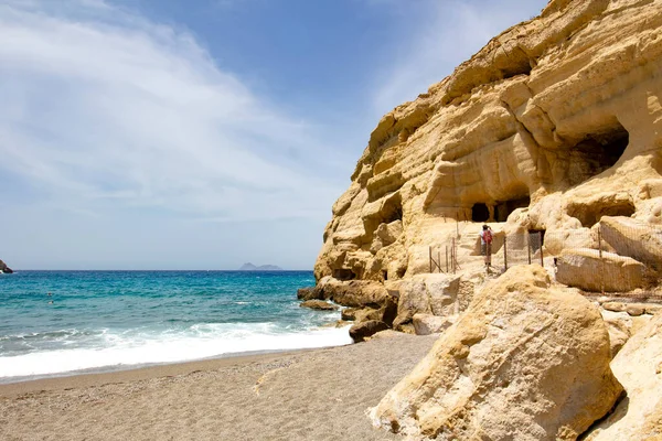 Matala, Girit, Yunanistan 'da mağaraları olan bir sahil kayalığı, manzara oryantasyonu