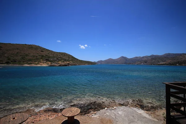 Terk edilmiş eski kale ve eski cüzzamlı kolonisi, Spinalonga Adası, Girit, Yunanistan. 1950 'lerin sonlarında terk edilmiş eski binalar. 