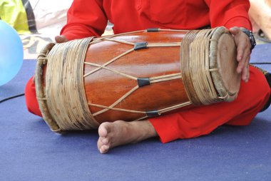 Geleneksel Malay Gendang veya geleneksel Malay davul