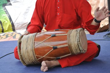 Geleneksel Malay Gendang veya geleneksel Malay davul