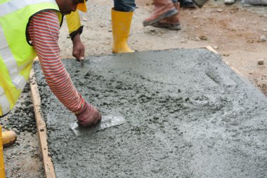 Islak Beton tesviye işçi 