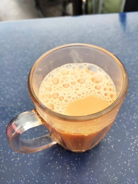 Μαλαισιανό Ποτό Υπογραφή Ονομάζεται Teh Tarik Ποτά Τσαγιού Αναμεμειγμένα Κρεμώδη — Φωτογραφία Αρχείου