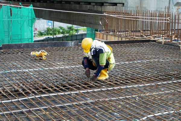 Shah Alam Malaysia March 2020 Trabalhadores Construção Civil Que Fabricam — Fotografia de Stock