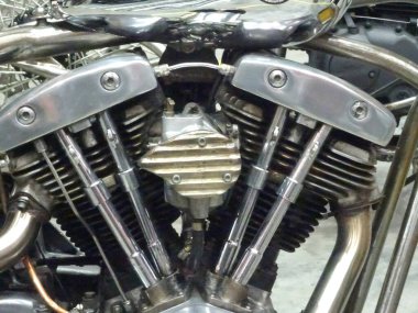 SERDANG, MALAYSIA - 29 Temmuz 2017 Helikopter tipi motosiklet motoru. Farklı beygir gücüyle çalışan v-ikizi motorun çeşitli tasarımı. 