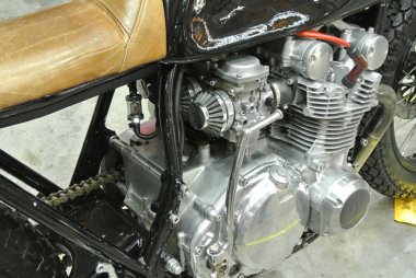 SERDANG, MALAYSIA - 29 Temmuz 2017 Helikopter tipi motosiklet motoru. Farklı beygir gücüyle çalışan v-ikizi motorun çeşitli tasarımı. 