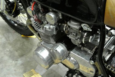 SERDANG, MALAYSIA - 29 Temmuz 2017 Helikopter tipi motosiklet motoru. Farklı beygir gücüyle çalışan v-ikizi motorun çeşitli tasarımı. 