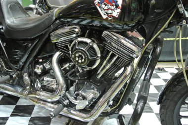 SERDANG, MALAYSIA - 29 Temmuz 2017 Helikopter tipi motosiklet motoru. Farklı beygir gücüyle çalışan v-ikizi motorun çeşitli tasarımı. 