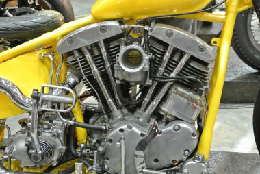 SERDANG, MALAYSIA - 29 Temmuz 2017 Helikopter tipi motosiklet motoru. Farklı beygir gücüyle çalışan v-ikizi motorun çeşitli tasarımı. 