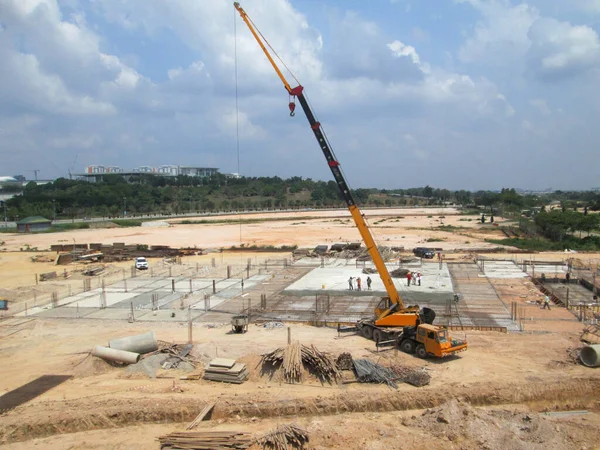 Malacca Malaysia March 2017 Group Construction Workers Pouring Wet Concrete — Stock Photo, Image