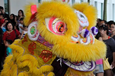 SEREMBAN, MALAYSIA - 2 Şubat 2017: Çin Yeni Yıl Festivali sırasında Seremban, Malezya 'da aslan dansı gösterisi. Geçmişten beri Çin 'in geleneksel ve kültürel dansıydı.. 