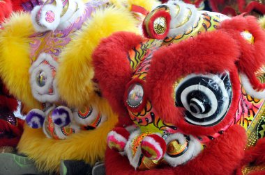 SEREMBAN, MALAYSIA - 2 Şubat 2017: Çin Yeni Yıl Festivali sırasında Seremban, Malezya 'da aslan dansı gösterisi. Geçmişten beri Çin 'in geleneksel ve kültürel dansıydı.. 