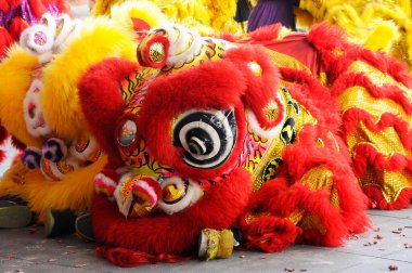 SEREMBAN, MALAYSIA - 2 Şubat 2017: Çin Yeni Yıl Festivali sırasında Seremban, Malezya 'da aslan dansı gösterisi. Geçmişten beri Çin 'in geleneksel ve kültürel dansıydı.. 