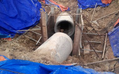 KUALA LUMPUR, MALAYSIA - FEBRUARY 02, 2017: İnşaat alanında yüksek kalite çelik takviyeli betondan yapılmış beton menfez