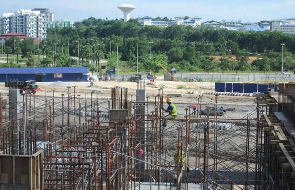 Malacca Malaysia Mac 2017 Construction Workers Used Metal Scaffolding Working — Stock Photo, Image