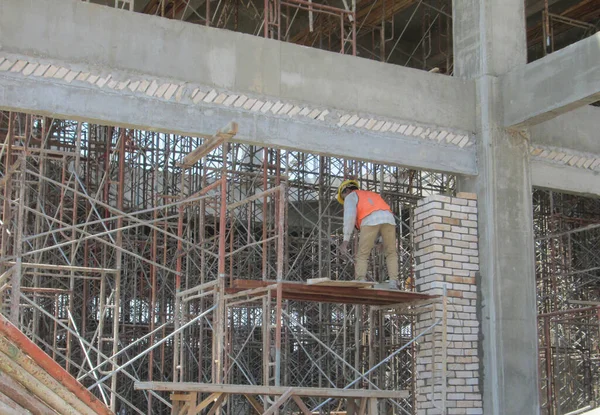 Malacca Malaysia Mac 2017 Construction Workers Used Metal Scaffolding Working — Stock Photo, Image