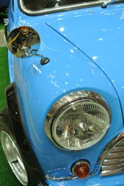SERDANG, MALAYSIA - 26 Temmuz 2017: klasik araba farları ve sis lambası. Sahibi tarafından iyi korunmuş.. 