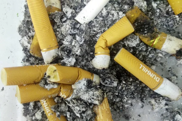 Selangor Malaysia May 2017 Used Cigarette Butt Dirty Ashtray — Fotografia de Stock