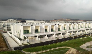 SEREMBAN, MALAYSIA - 08 Temmuz 2017: Malezya 'da çift katlı lüks teras 