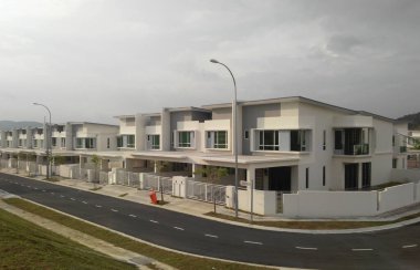 SEREMBAN, MALAYSIA - 08 Temmuz 2017: Malezya 'da çift katlı lüks teras 