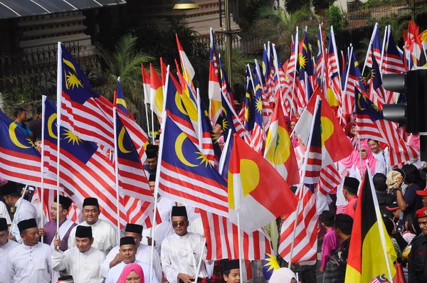 Seremban Malaysia 2019 Členové Politické Strany Umno Držící Vlajku Umno — Stock fotografie