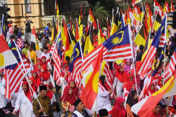 Seremban Malaysia 2019 Členové Politické Strany Umno Držící Vlajku Umno — Stock fotografie