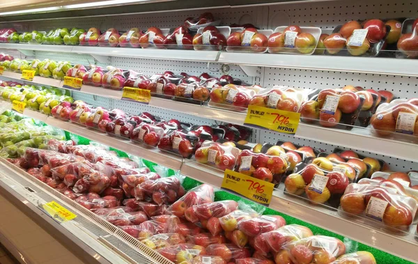 Seremban Malaysia Říjen 2017 Čerstvé Jablečné Ovoce Plastovém Obalu Prodej — Stock fotografie