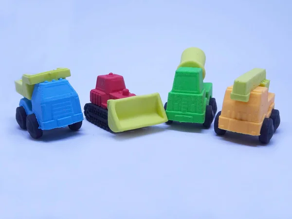 Modelo Miniatura Máquina Pesada Construção Feita Borracha Sintética Colorida Isolada — Fotografia de Stock