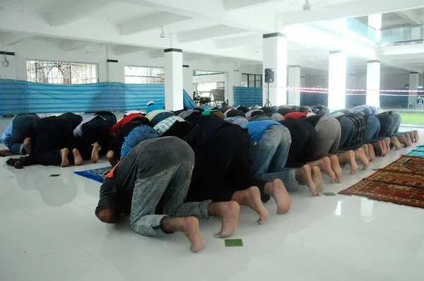 Cyberjaya Malaysia January 2015 Ibadah Muslim Masjid Muslim Tikar Doa — Stok Foto