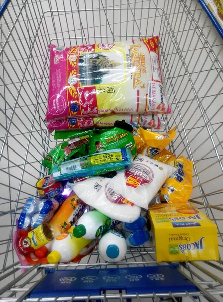 Kuala Lumpur Malasia Agosto 2016 Seleccionado Para Comprar Comestibles Carrito —  Fotos de Stock