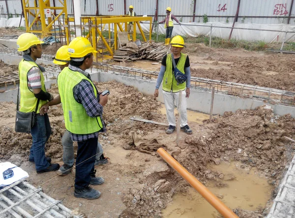 Malacca Malásia Fevereiro 2017 Trabalhadores Construção Civil Que Trabalham Canteiro — Fotografia de Stock